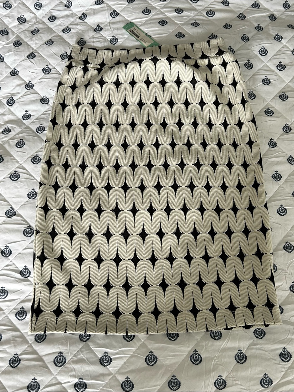 Stitch Fix NWT Renee C Leena Black and White Patterned Women's Knit Skirt Medium